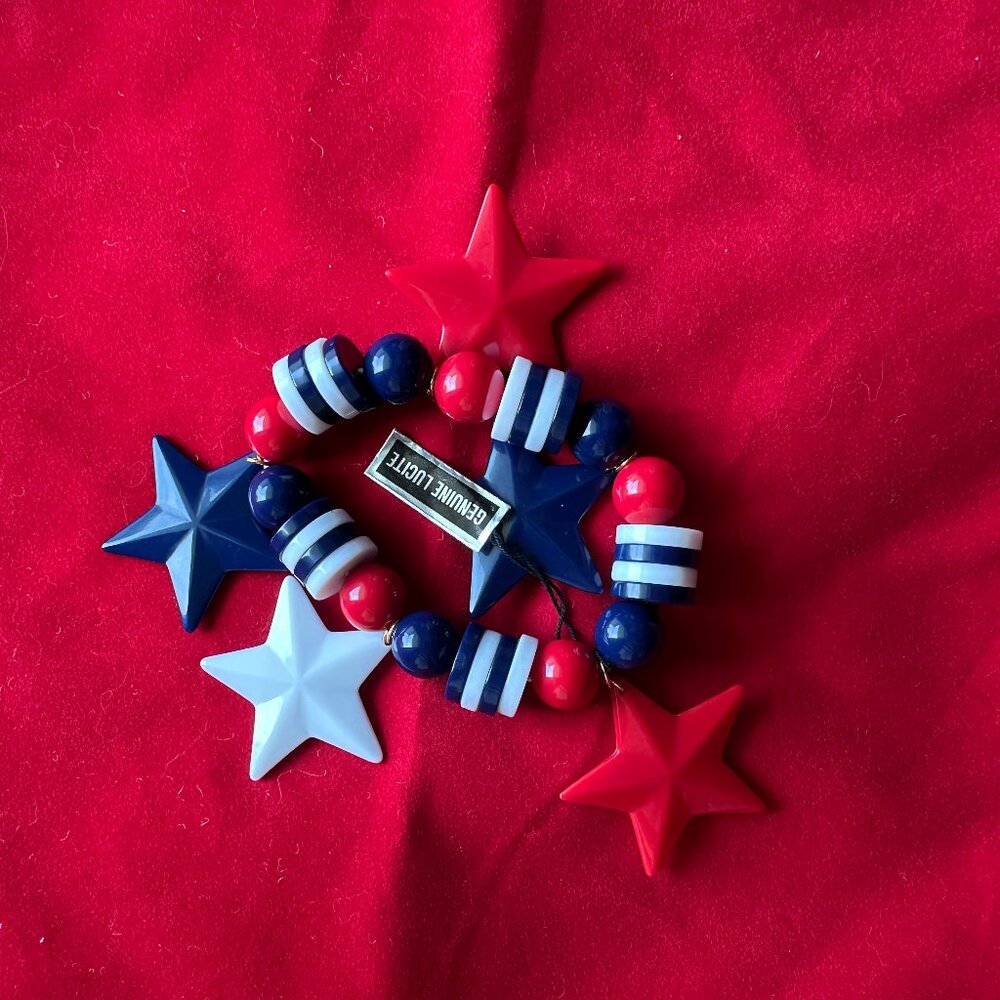 Park Lane Jewelry Stars and Stripes Bracelet NEW! Hand cut lucite patriotic
